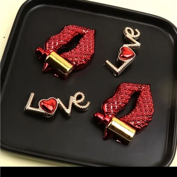 6pc. Glamour Croc Charms - Picture 5 of 6